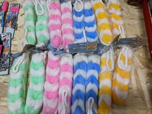 lot 47 image: (16) Shower Loofas