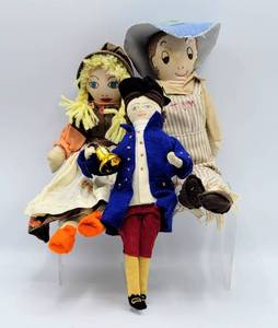 lot 7022 image: Vintage Tom Sawyer and Becky Thatcher Rag Dolls  Fabric and Felt Doll with Painted on Face