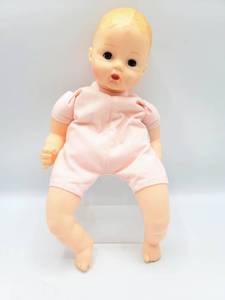 lot 7041 image: 1977 Madame Alexander Soft Body Doll
