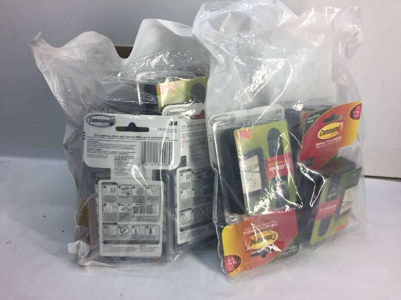 lot 1057 image: LOT OF COMMANDER PICTURE FRAME VELCOR