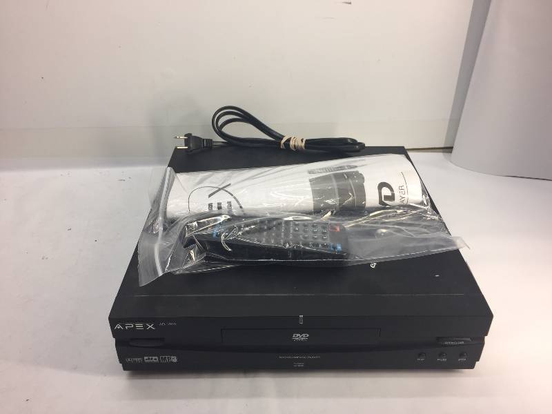 lot 1114 image: APEX DVD W Remote control
