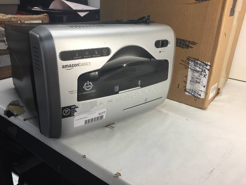 lot 1177 image: Basic Paper Shredder  Credit Card shredder
