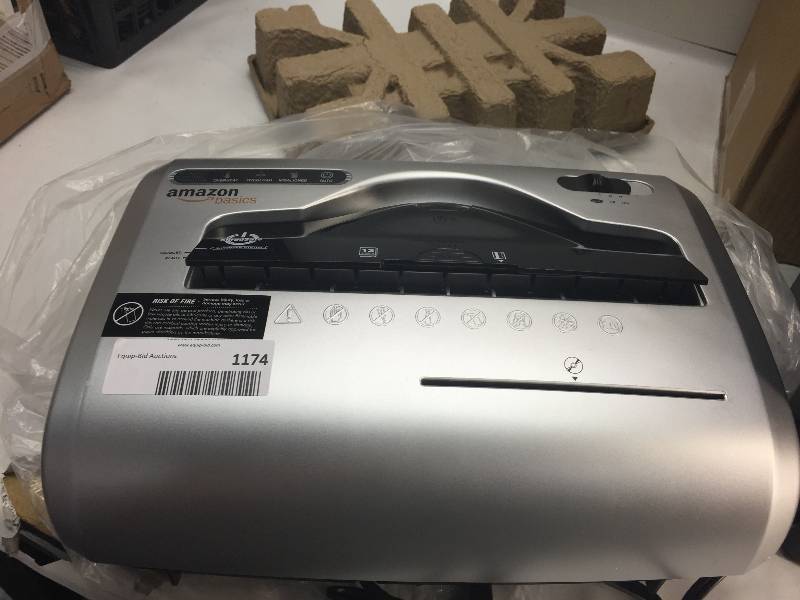 lot 1174 image: fellowes shedder (DM8C) WORKS