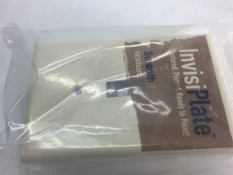 lot 1090 image: LOT OF INVISIPLATE LIGHT SWITCHES