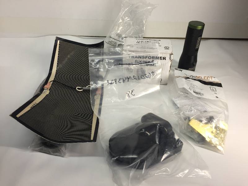 lot 1118 image: box of mix items
