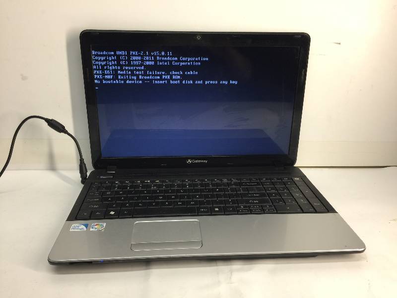 lot 1025 image: SONY PCG-8Z2L FIXER UPPER (CORE 2 DOU - 1 GB - NO HDD)