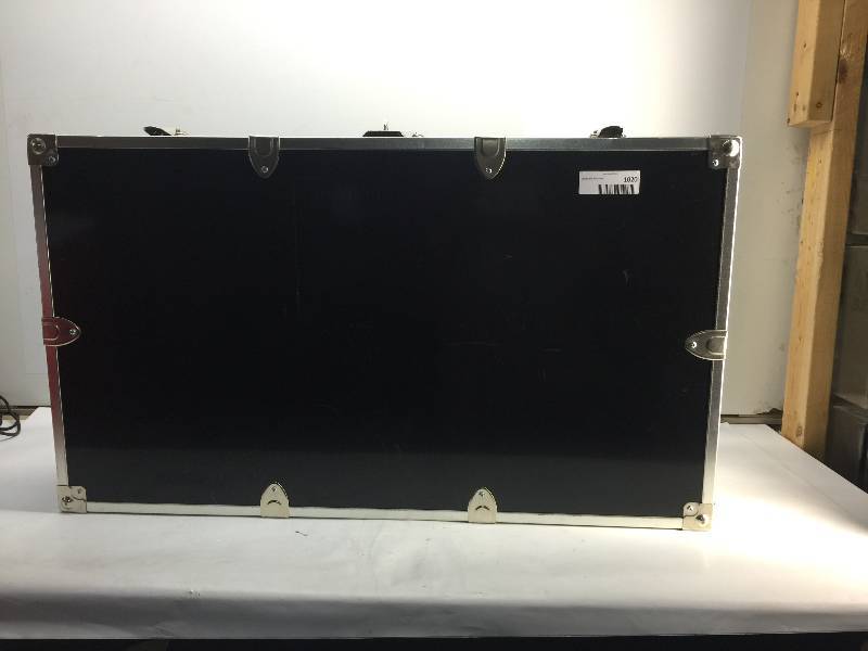 lot 1020 image: DJ BOX (GREAT FOR CABLES)
