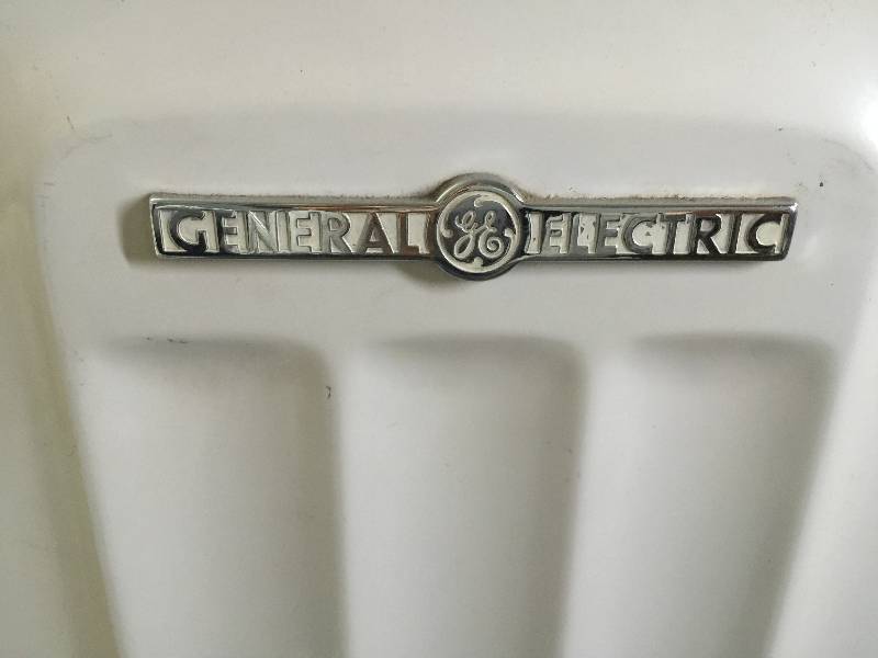 lot 1229 image: vintage general electric refrigerator very nice