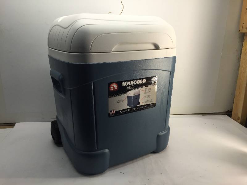 lot 1224 image: igloo cooler new with a little damage on the side