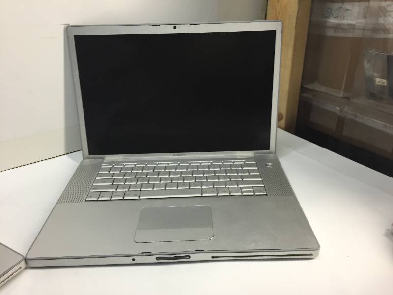 lot 1013 image: lot of 2 apple macbook pro laptops (untested) laptops