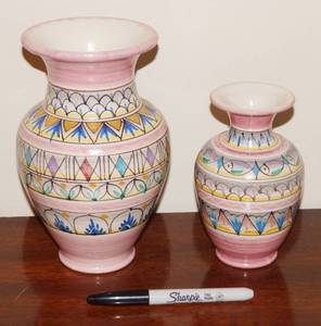 lot 5034 image: Lot of 2 - Italian Pottery Vases - hand signed by DAmore Vietri - Beautiful