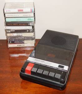 lot 5096 image: Old School Realistic Tape RecorderTape Player w cassette tapes - What a Find