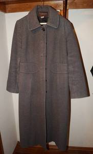 lot 5123 image: Nice Gray Womens Winter Coat - WoolCashmere - Long Length - Chadwicks Size Small