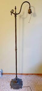 lot 5158 image: Antique Cast Iron Art Deco Style Bridge Arm Floor Lamp S2504 Pull Chain w original shade hardware