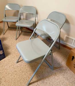 lot 5165 image: Lot of 4 - Like New Folding Metal Chairs