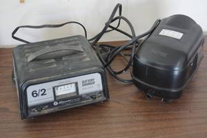 lot 5300 image: Battery Charger &amp Airmax Aeration Pump