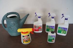 lot 5039 image: Garden Lot of Oak & Ivy Killer, Stump Killer, water can and more