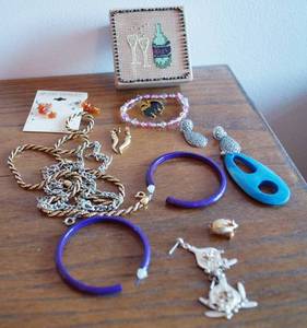 lot 5220 image: 1980s Style Jewelry - Totally Awesome