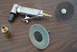 lot 5233 image: Pneumatic Ratchet and GrindingSanding Discs - Ingersoll Rand