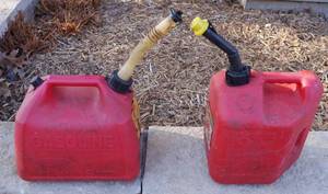 lot 5066 image: Lot of 2 Gas Cans