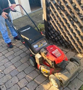 lot 5421 image: TROYBUILT Self Propelled Gas Powered Lawn Mower - SEE VIDEO Lawnmower