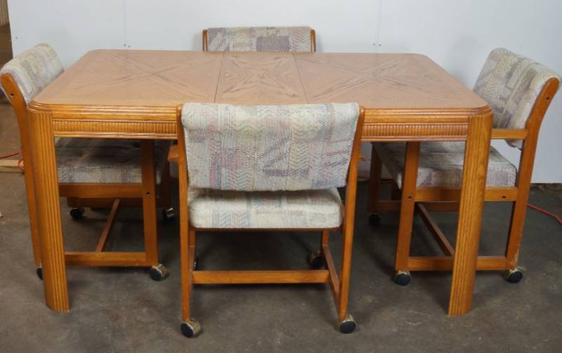 lot 5359 image: Very Nice Oak Kitchen Table w 4 Chairs (36 wide x 59 Long x 30 Tall)