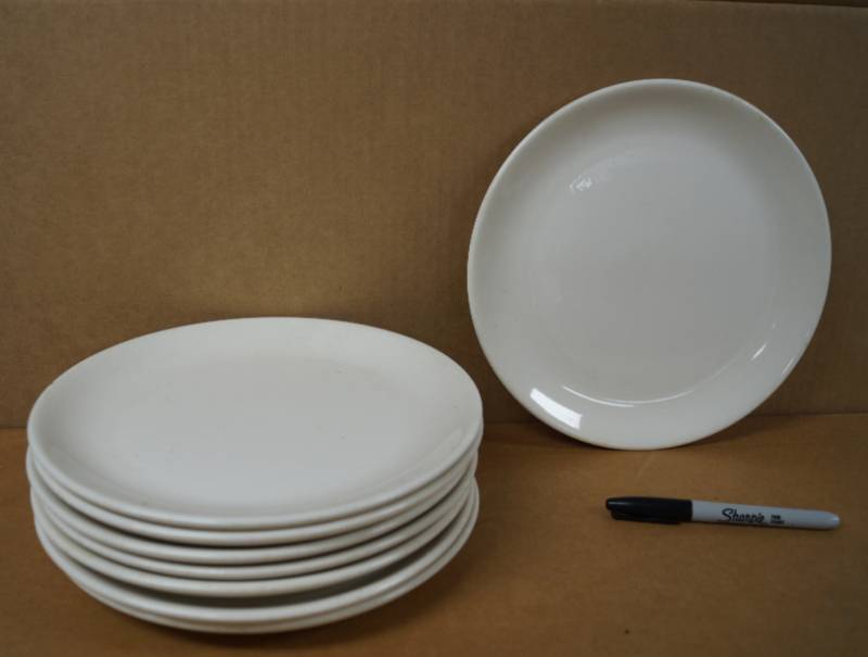 lot 97824 image: Lot of 8 Round Plates, 10 12 Wide
