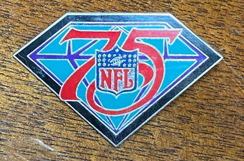 lot 96619 image: Hard to Find - 1994 NFL 75 - Hat Pin