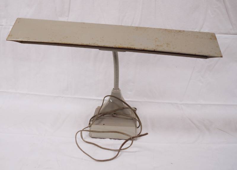 lot 97905 image: Vintage Flexarm Desk  Lamp