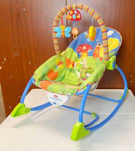 lot 8256 image: Lot of 2 - Fisher Price Infant to Toddler Rocker and Baby Swing