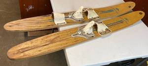 lot 8261 image: Vintage Wooden Mercury Nash Water Skies - Super Cool