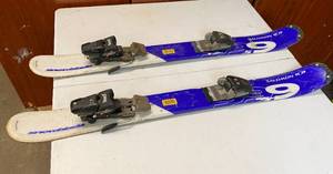 lot 8265 image: Pair of Salomon 9 Snowblade Skies