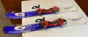lot 8266 image: Pair of Salomon 9 Snowblade Skies