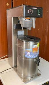 lot 8250 image: Bunn TB3Q Commercial Coffee  Tea Brewer with Holding Tank