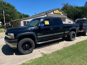 lot 99099 image: 2002 Chevy Silverado 2500 DURAMAX Turbo Diesel 6.6 Liter - New 20 Wheels and Mud Tires - Leveled - Runs Great and Strong - Clean Title