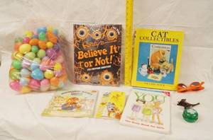 lot 93019 image: Lot of Nice Books and Misc. Items