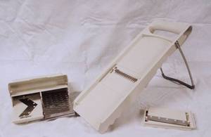 lot 93026 image: Pampered Chef Kitchen Mandolin  (Veggie Prepper)