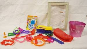 lot 93043 image: Playdough Item & Cutters and Misc.