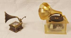 lot 93047 image: Music Box & Clock