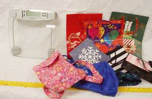 lot 93058 image: Contek Digital Weight Scale & Lot of Bags