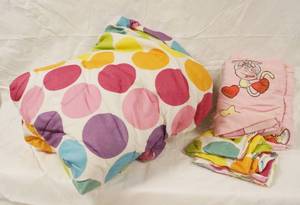 lot 93062 image: Lot of Childs Bedding