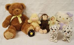 lot 93064 image: Lot of High-End Stuffed Animals - Clean from Non-Smoking Home