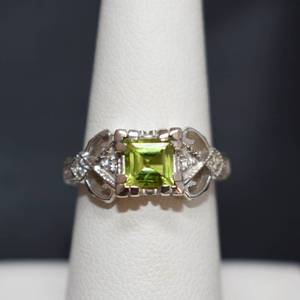 lot 27 image: 1.25ct Natural Peridot  Clear Crystal Accented Sterling Silver Ring