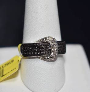 lot 52 image: Lot of 20 NEW Black and White Crystal Sterling Silver Rings