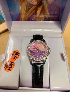 lot 143 image: Lot of 25 Hannah Montana Watches in Case
