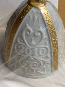 lot 154 image: Lot of 10 Lladro 2010 Re-Deco Gold Bell Ornaments