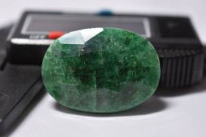 lot 78 image: 81ct Oval Emerald