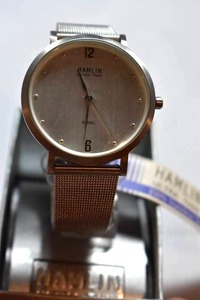 lot 137 image: Mens Stainless Steel Silver Mesh Band Wrist Watch