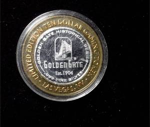 lot 295 image: Golden Gate $10 Gaming Token