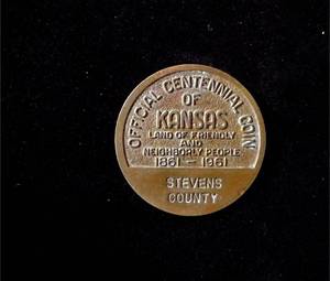 lot 333 image: Official Centennial coin of Kansas, 1861-1961